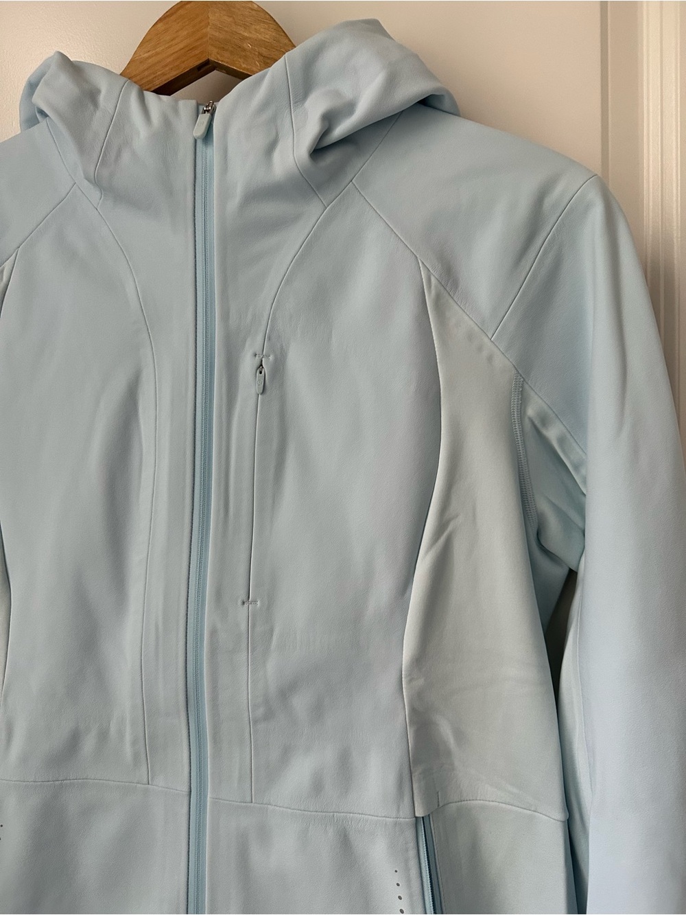 Lululemon Cross Chill Jacket Powder Blue Size 10 - Picture 2 of 9